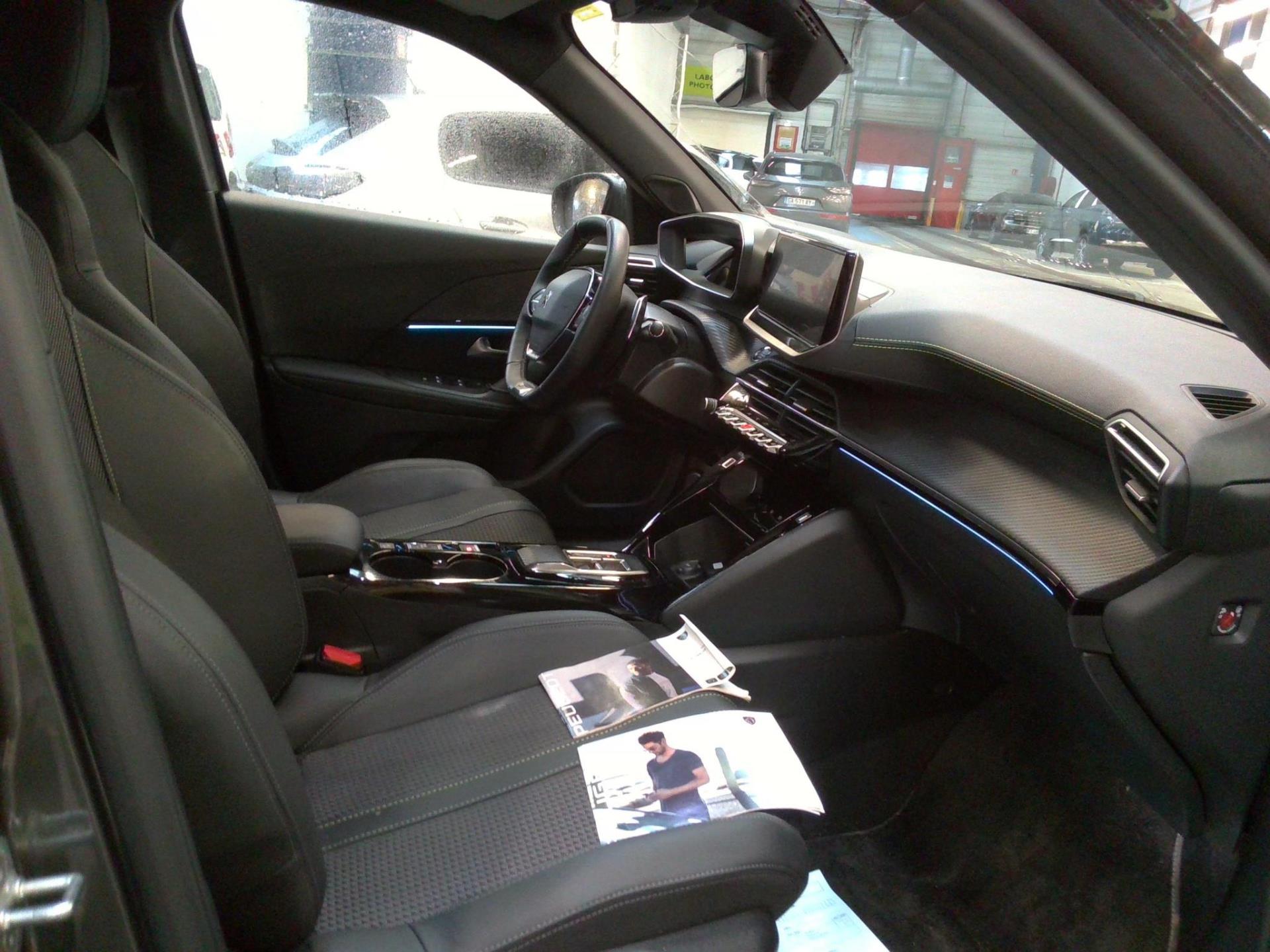 Peugeot 2008 BlueHDi 130 S&S EAT8 GT 2022