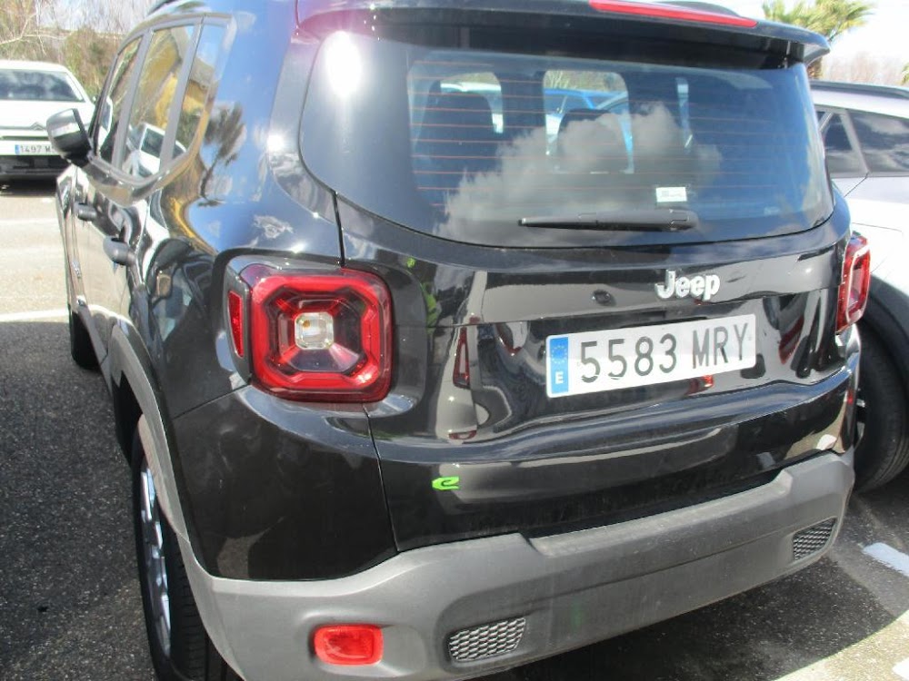 Foto Jeep Renegade Altitude 1.5 130cv e-Hybrid 6