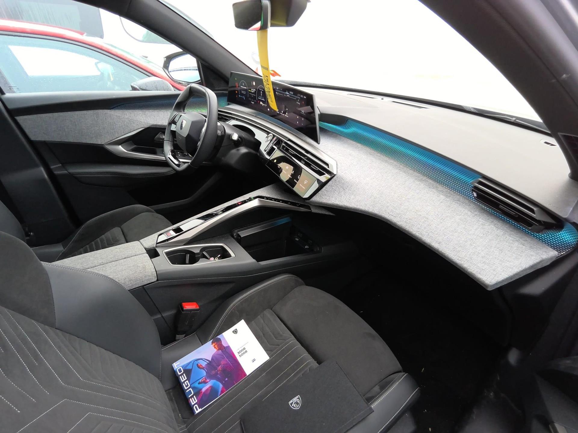 Peugeot 3008 Plug-in Hybrid 195 e-DCS7 GT 2025
