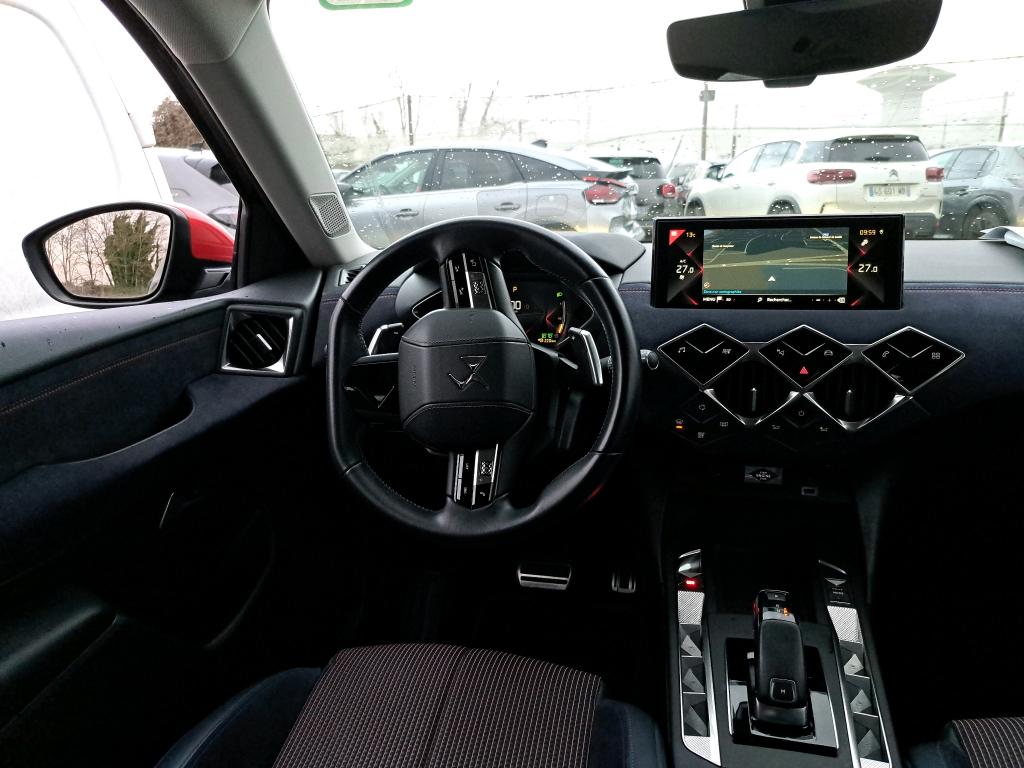 DS DS3 Crossback BlueHDi 130 EAT8 Ines de la Fressange Paris 2021