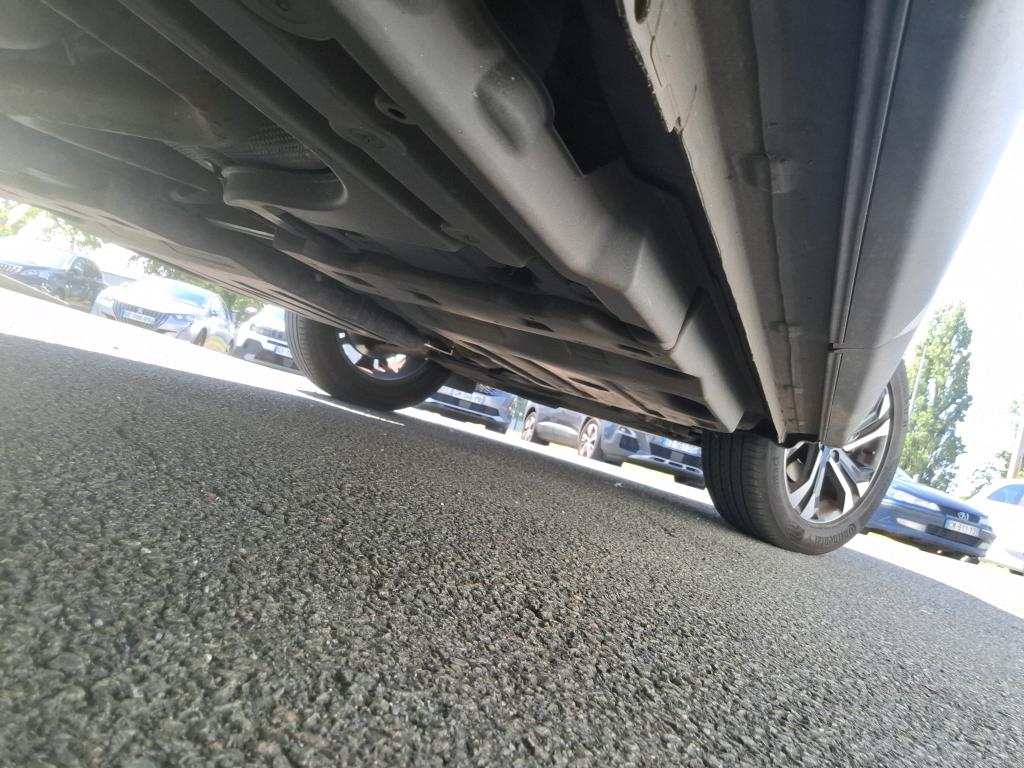 Peugeot 2008 BlueHDi 130 S&S EAT8 Allure 2022