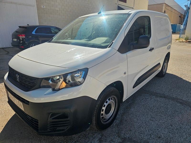 Peugeot Partner Nuevo Partner Pro Standard 600kg BlueHDi 100 S&S 5 Vel. MAN ?6.2 ( . )
