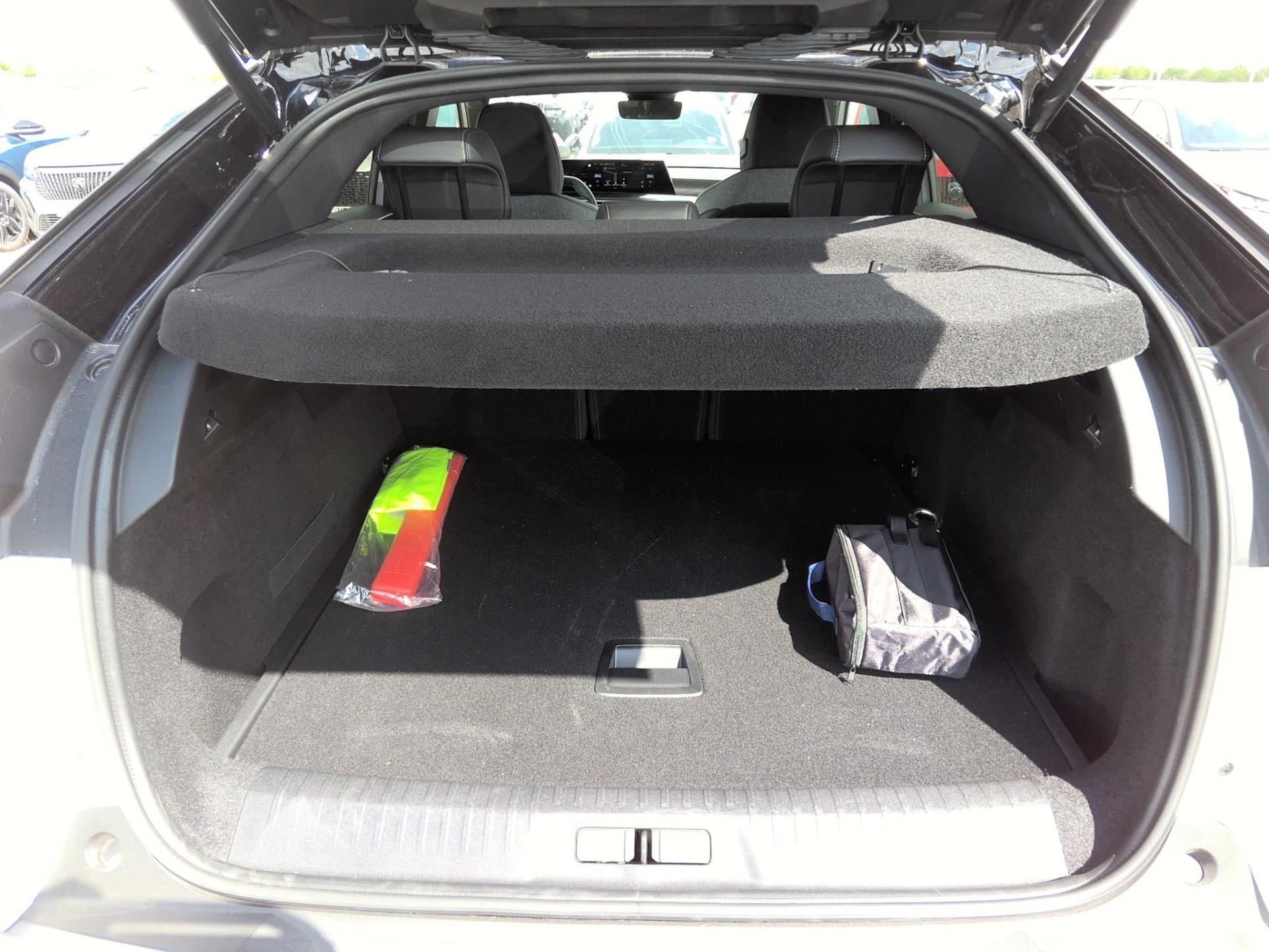Peugeot 3008 Hybrid 145 e-DCS6 GT 2025