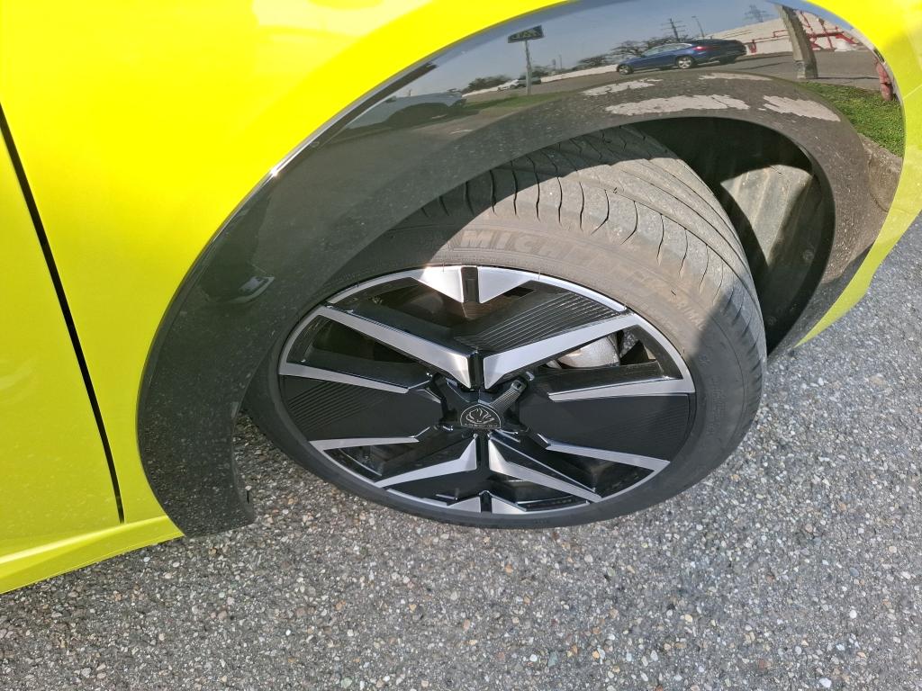 Peugeot 208 Hybrid 100 e-DCS6 GT 2025