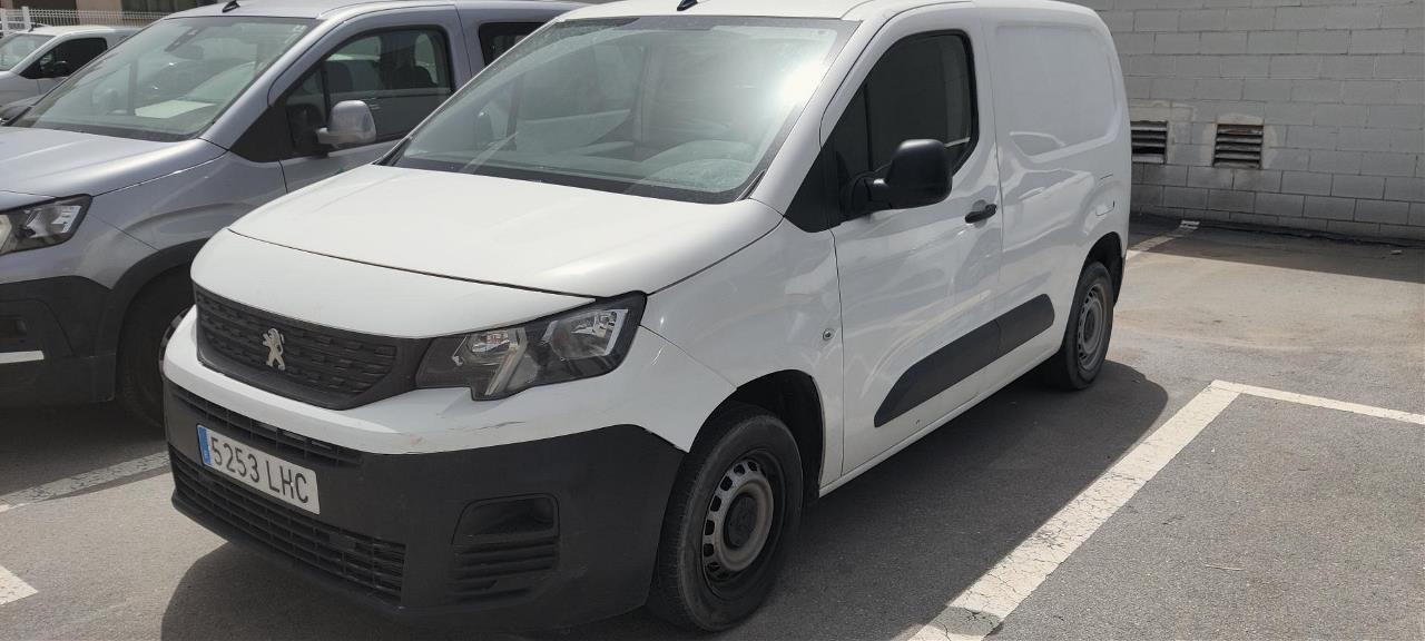 Peugeot Partner Nuevo Partner Pro Standard 600kg BlueHDi 100 S&S 5 Vel. MAN ?6.2 ( . )