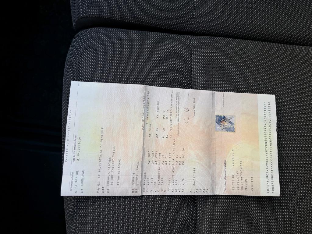 Peugeot PARTNER FOURGON STANDARD 650 KG BLUEHDI 100 BVM5 PREMIUM 2019