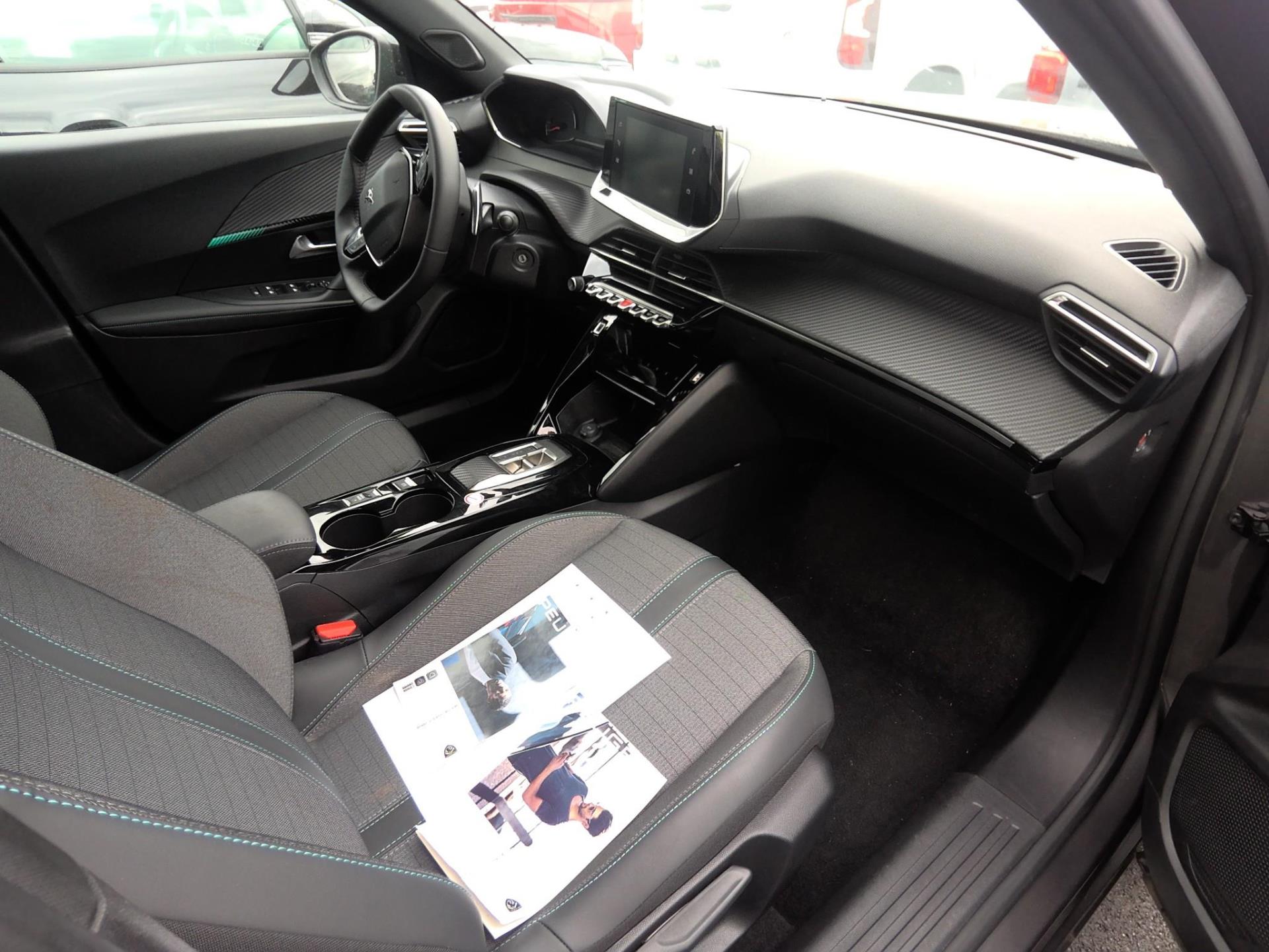Peugeot 2008 BlueHDi 130 S&S EAT8 Allure 2023