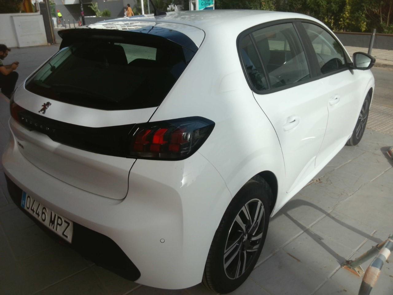 Foto Peugeot 208 4