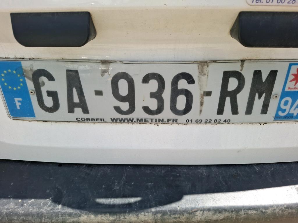 Peugeot PARTNER FOURGON STANDARD 650 KG BLUEHDI 130 S&S EAT8 ASPHALT 2021