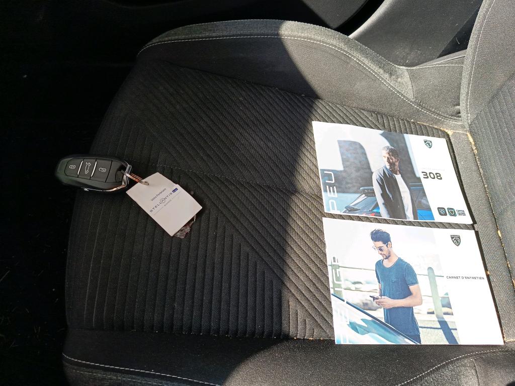 Peugeot 308 PHEV 180 e-EAT8 Active Pack 2023