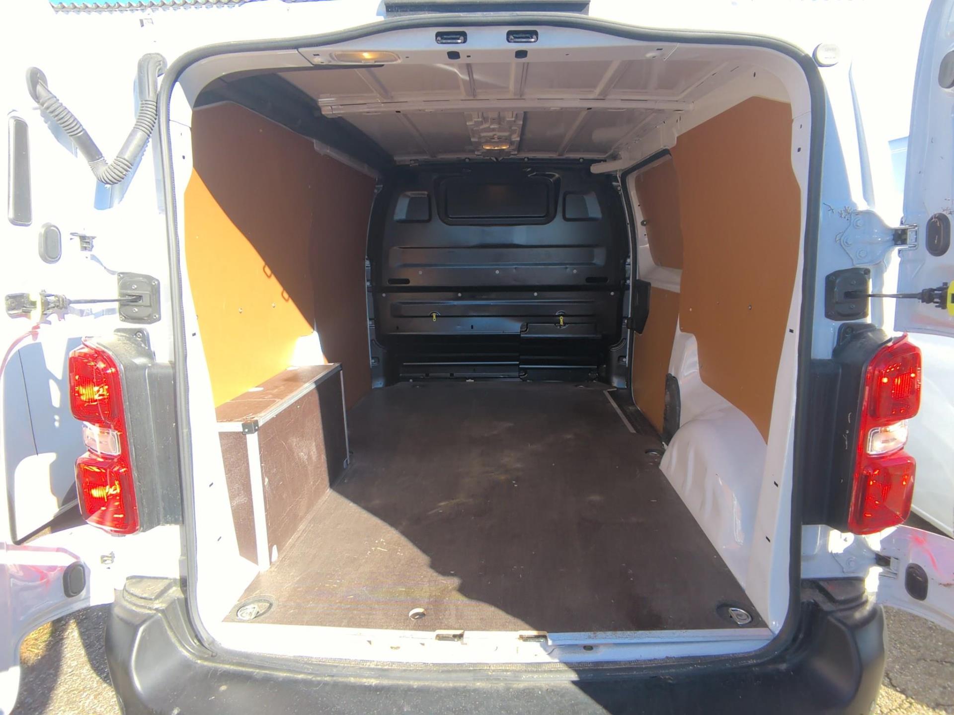 Citroen E-JUMPY FGN TAILLE M 100 KW (136 CH) BATTERIE 75 KWH 2024