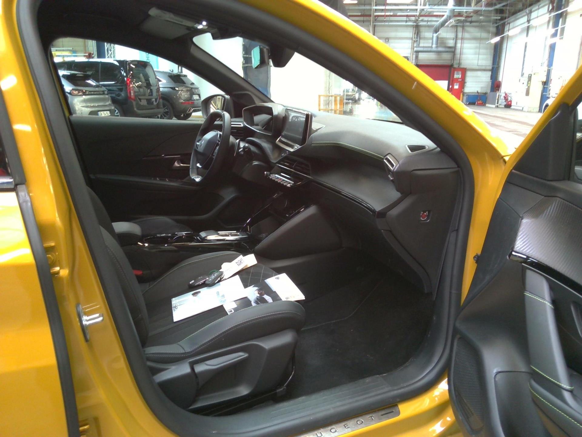 Peugeot 208 PureTech 130 S&S EAT8 GT Pack 2022