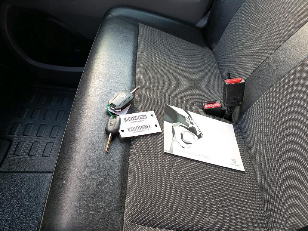 Peugeot EXPERT FGN TOLE STANDARD 2.0 BLUEHDI 120 S&S BVM6 PREMIUM 2020