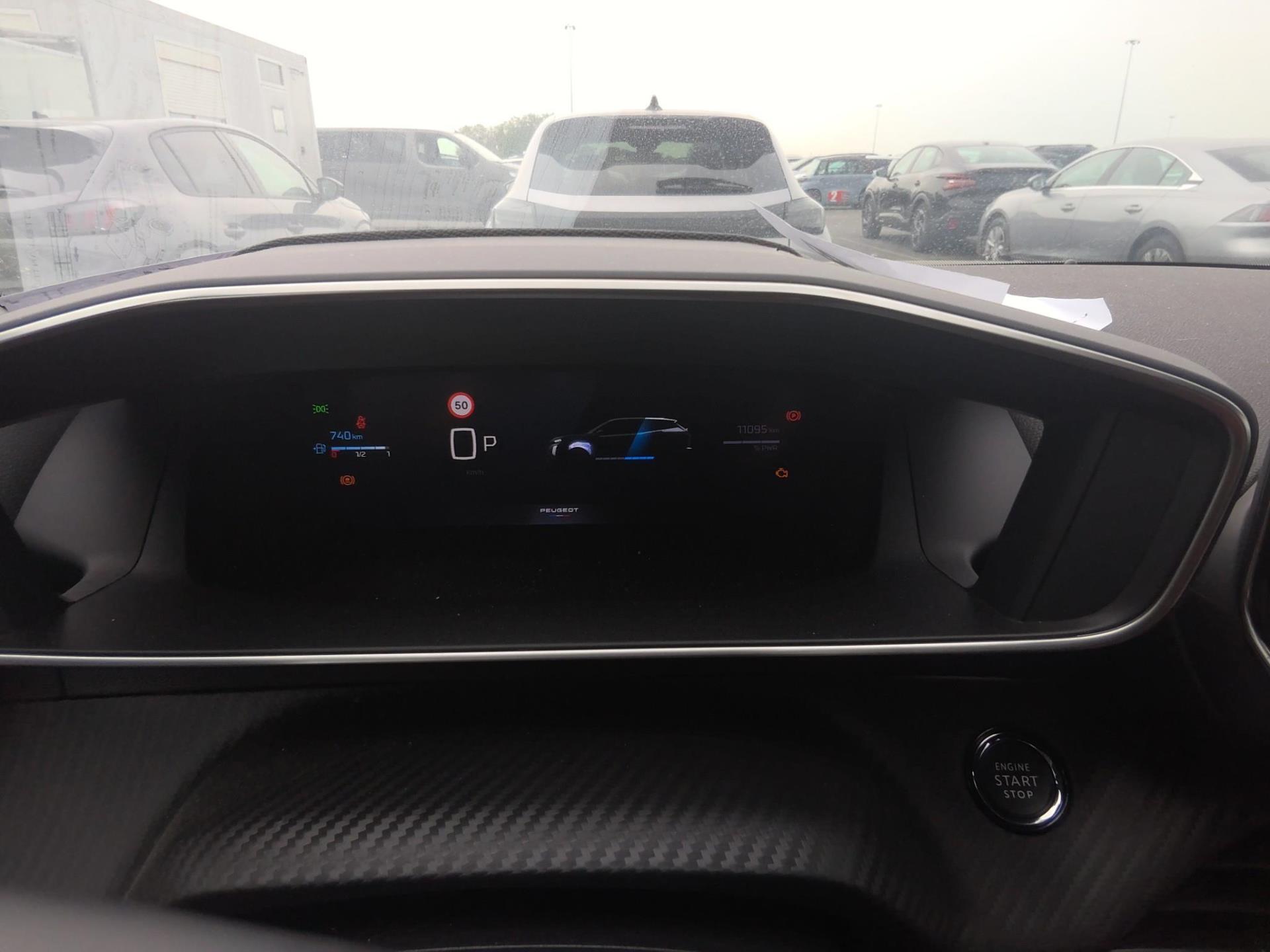 Peugeot 2008 Hybrid 136 e-DCS6 GT 2024