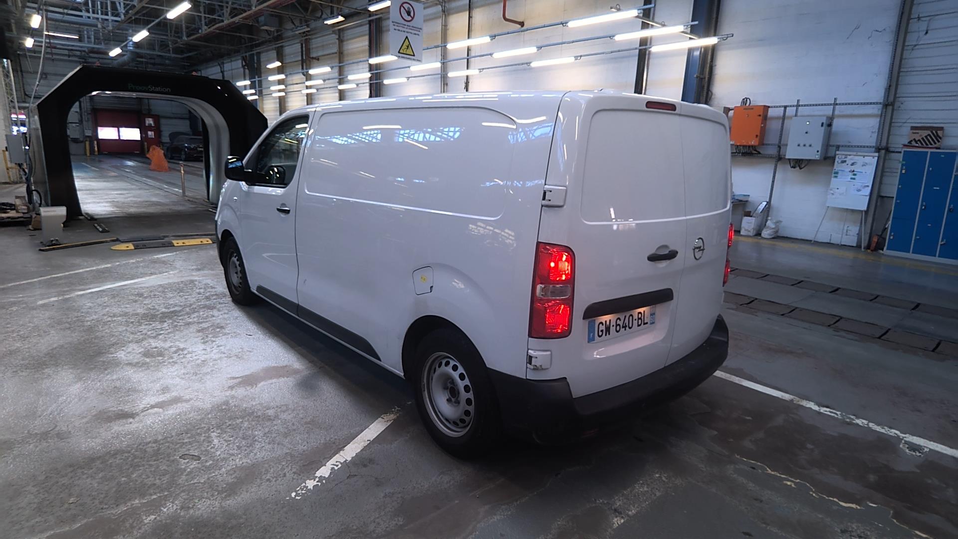 Opel VIVARO FGN TAILLE M BLUEHDI 145 BVM6 2024