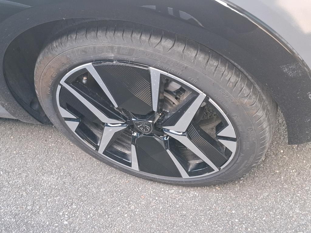 Peugeot 208 Hybrid 100 e-DCS6 GT 2025