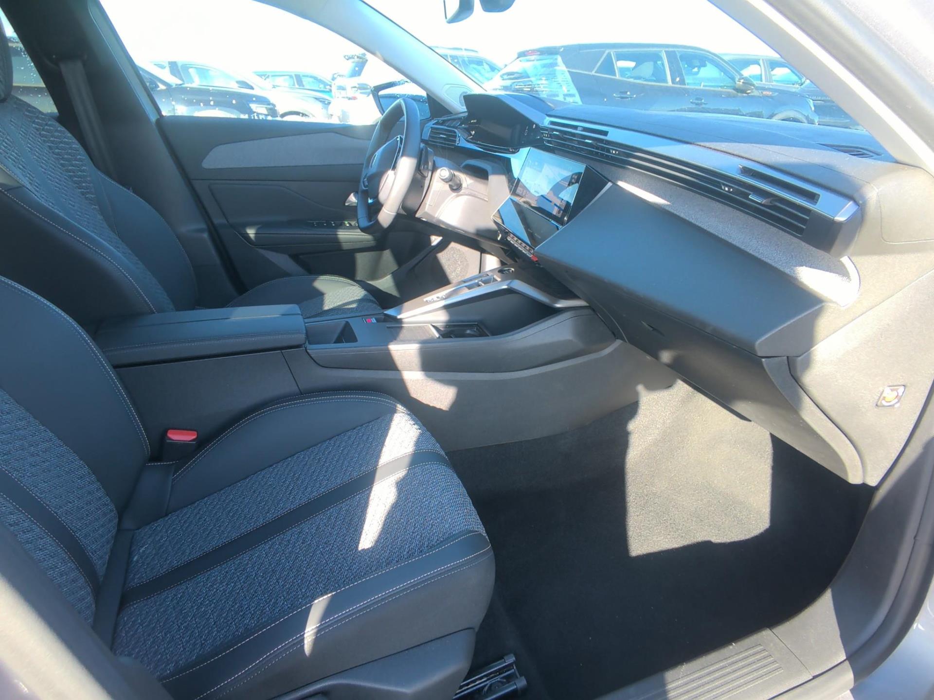 Peugeot 308 Hybrid 145 e-DCS6 Allure 2026