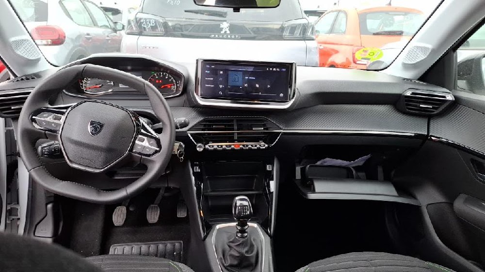 Foto Peugeot 208 14