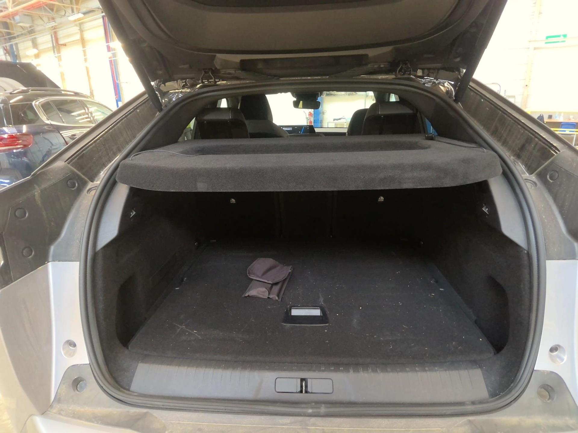 Peugeot 3008 Hybrid 136 e-DCS6 GT 2025