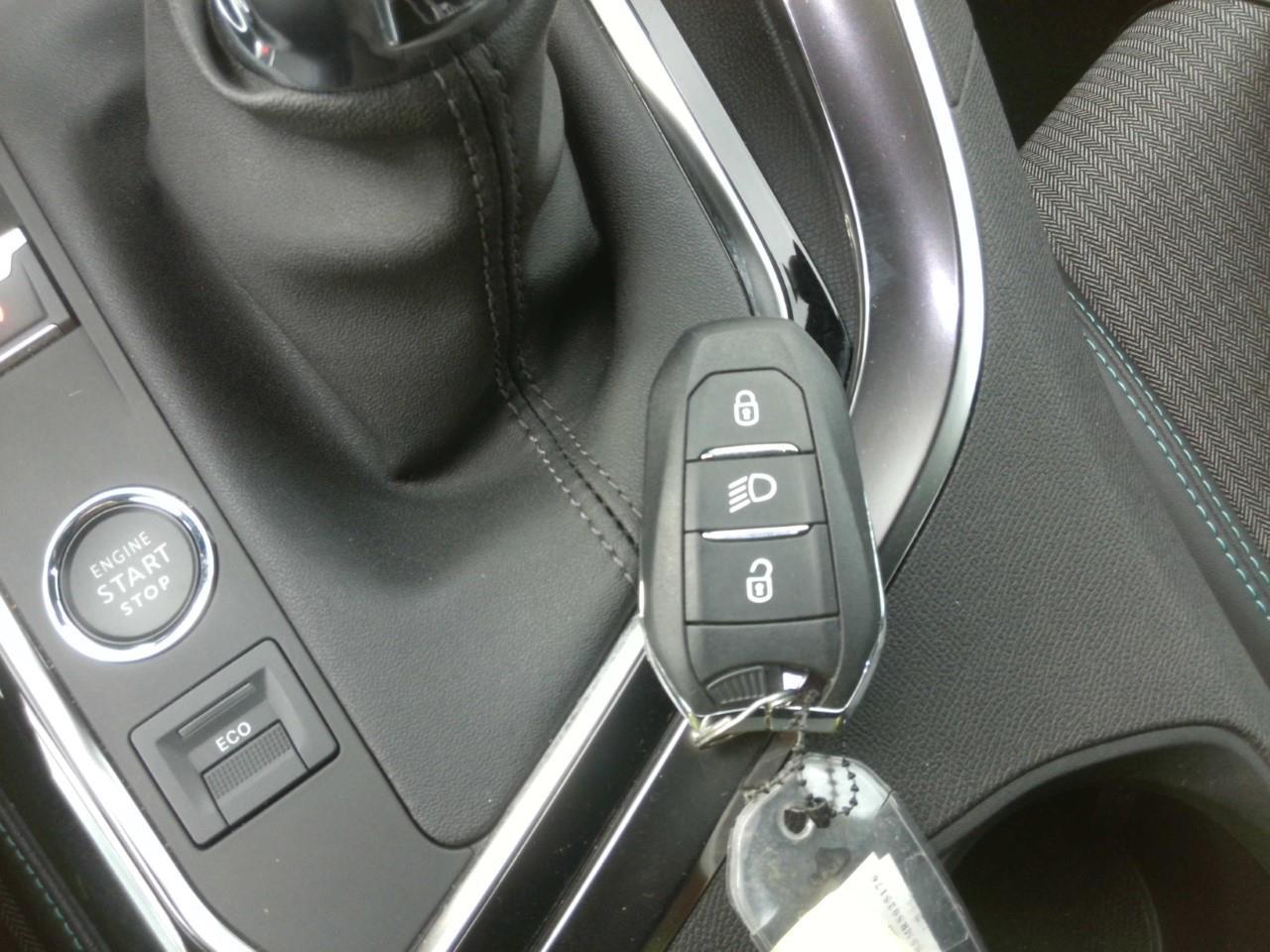 Foto Peugeot 3008 14