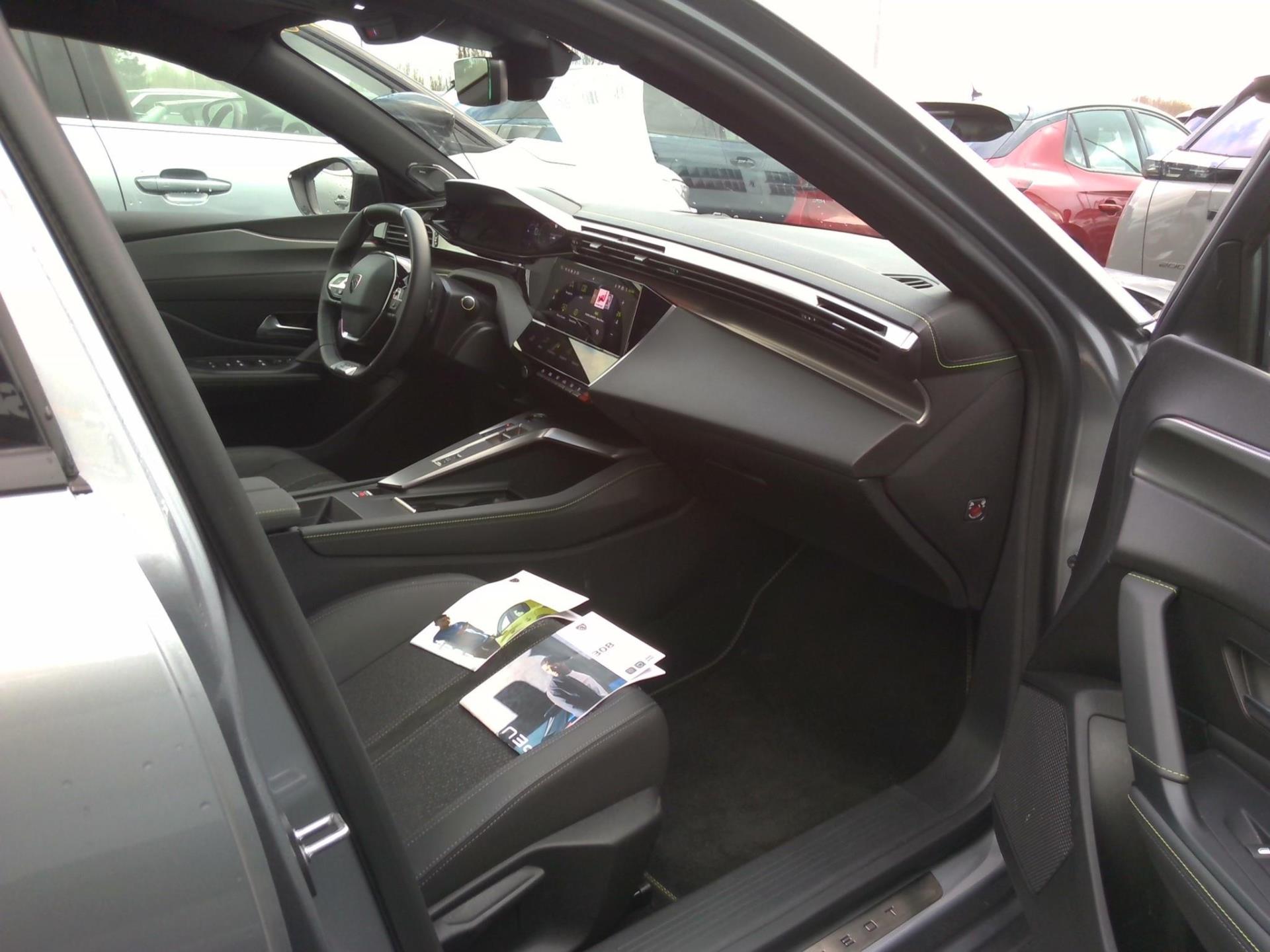 Peugeot 308 PHEV 225 e-EAT8 GT 2024