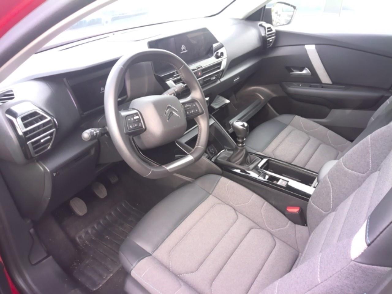 Foto Citroën C4 X 8