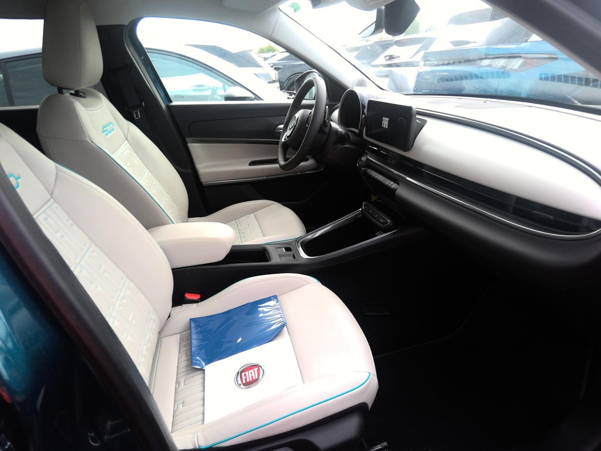 FIAT 600 1.2 Hybrid 100ch DCT6 La Prima 2024