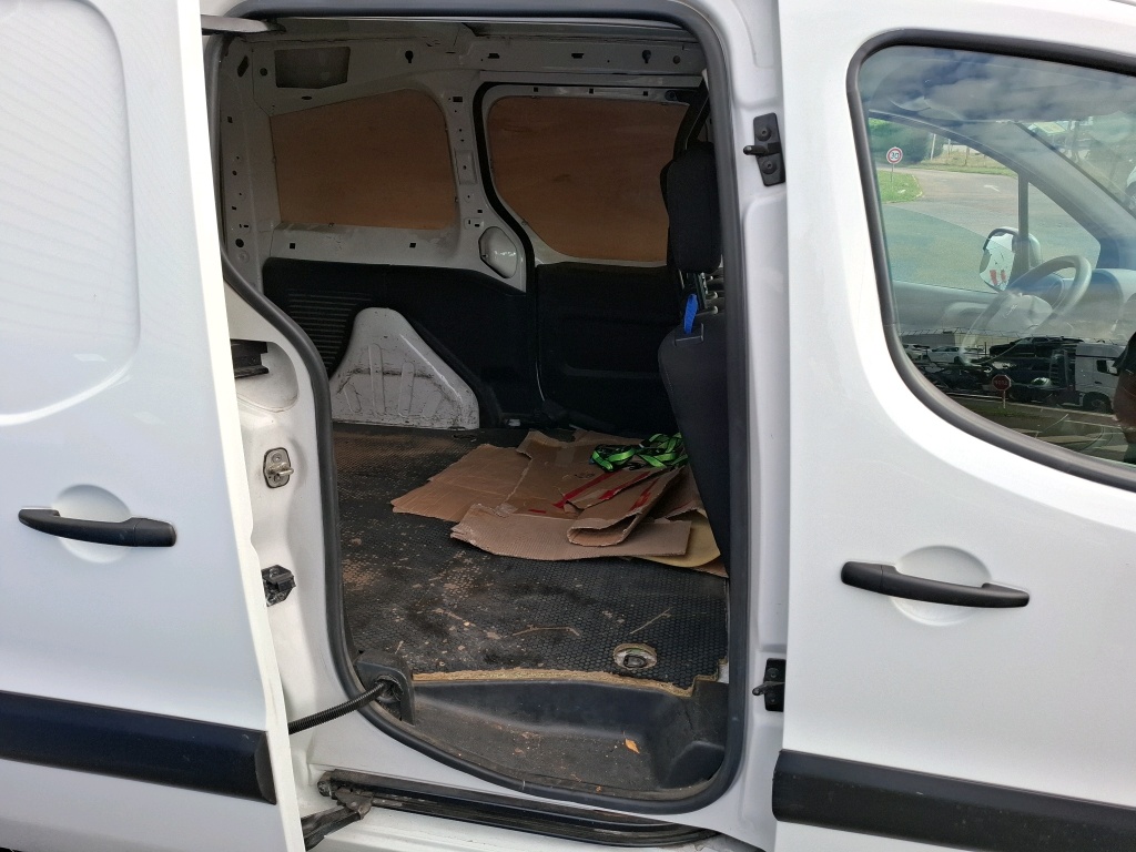 Peugeot PARTNER FOURGON STANDARD 1.6 BLUEHDI 75 BVM5 PREMIUM 2018