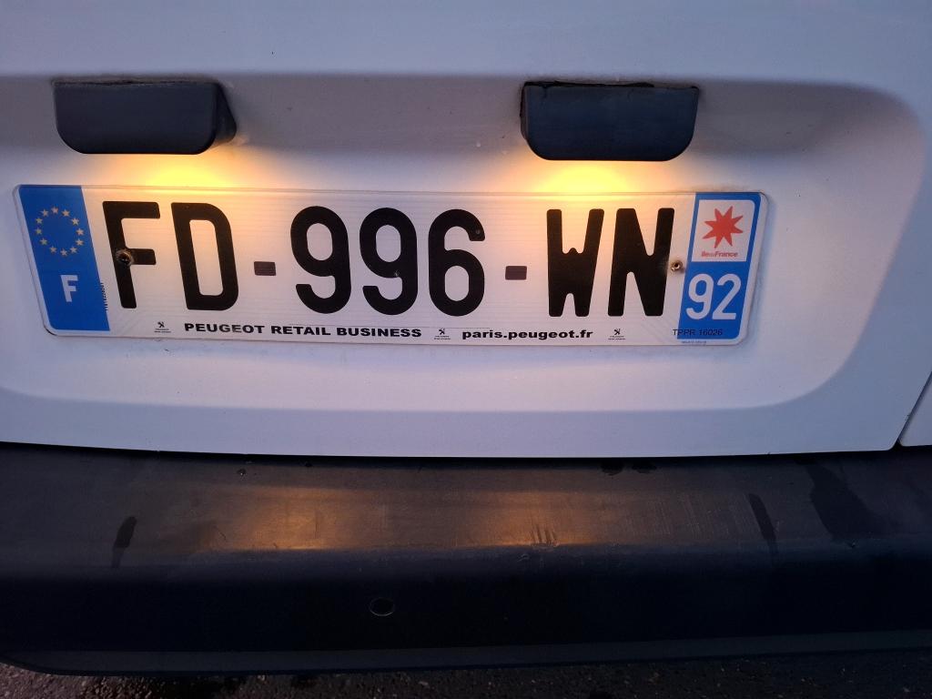 Peugeot PARTNER FOURGON STANDARD 650 KG BLUEHDI 75 BVM5 PREMIUM 2019