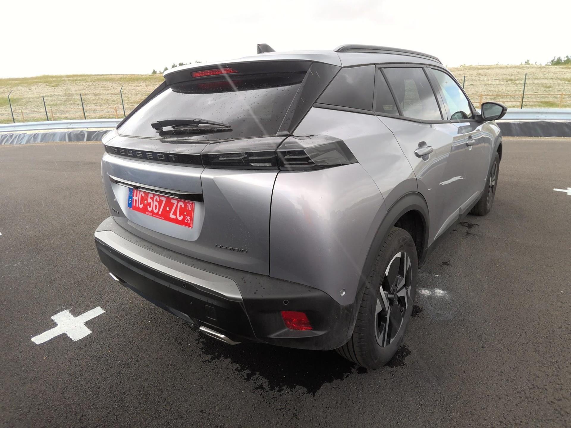 Peugeot 2008 Hybrid 136 e-DCS6 Allure 2025