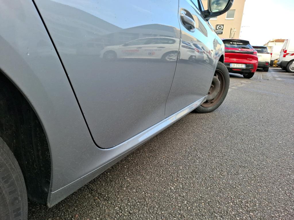 Peugeot 208 PureTech 100 S&S BVM6 Active 2024