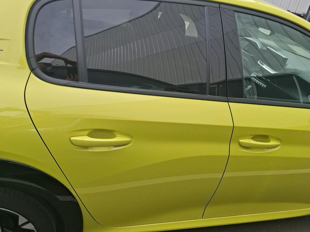 Peugeot 208 Hybrid 110 e-DCS6 GT 2025