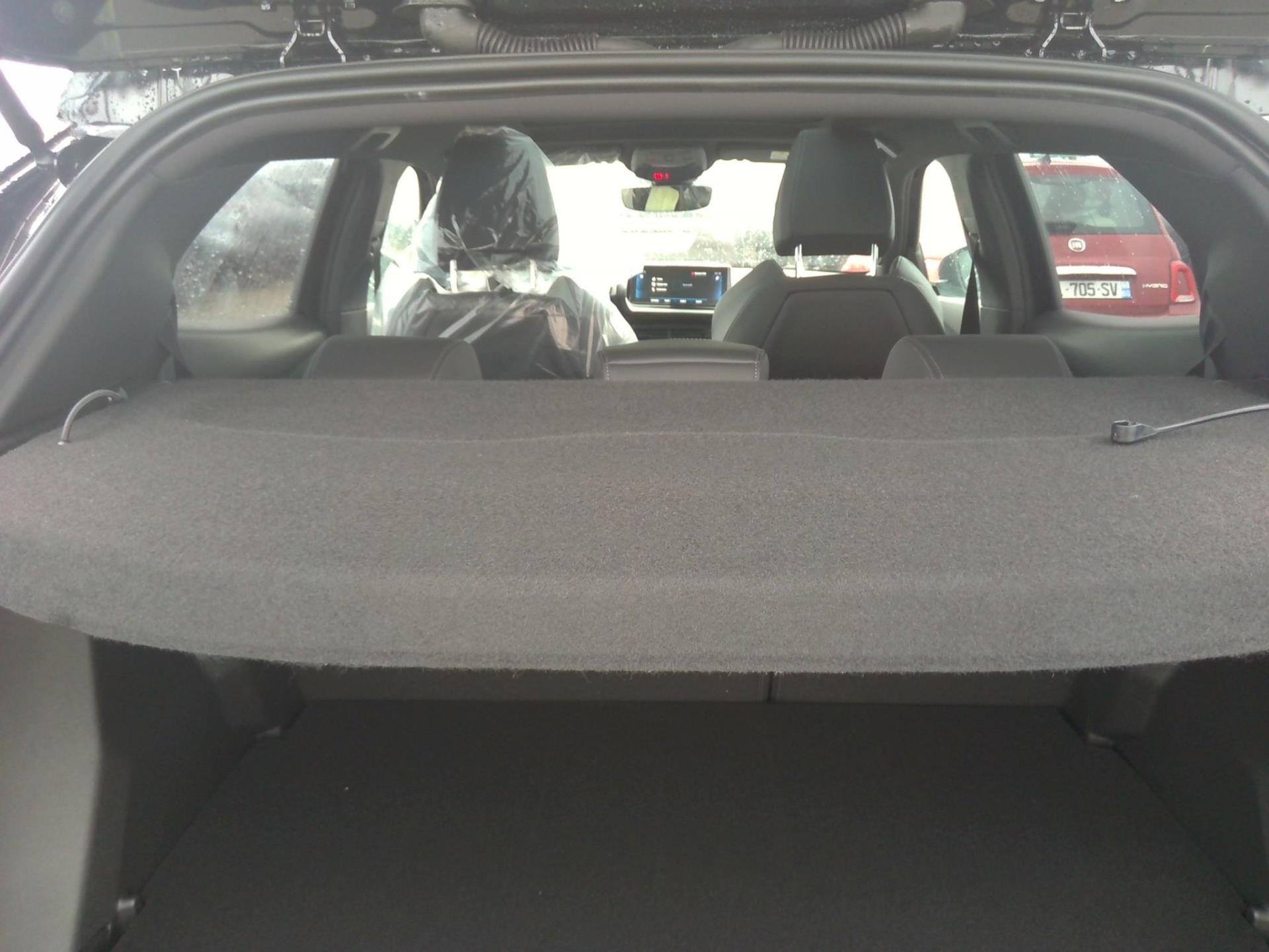 Peugeot 2008 BlueHDi 130 S&S EAT8 GT Pack 2022