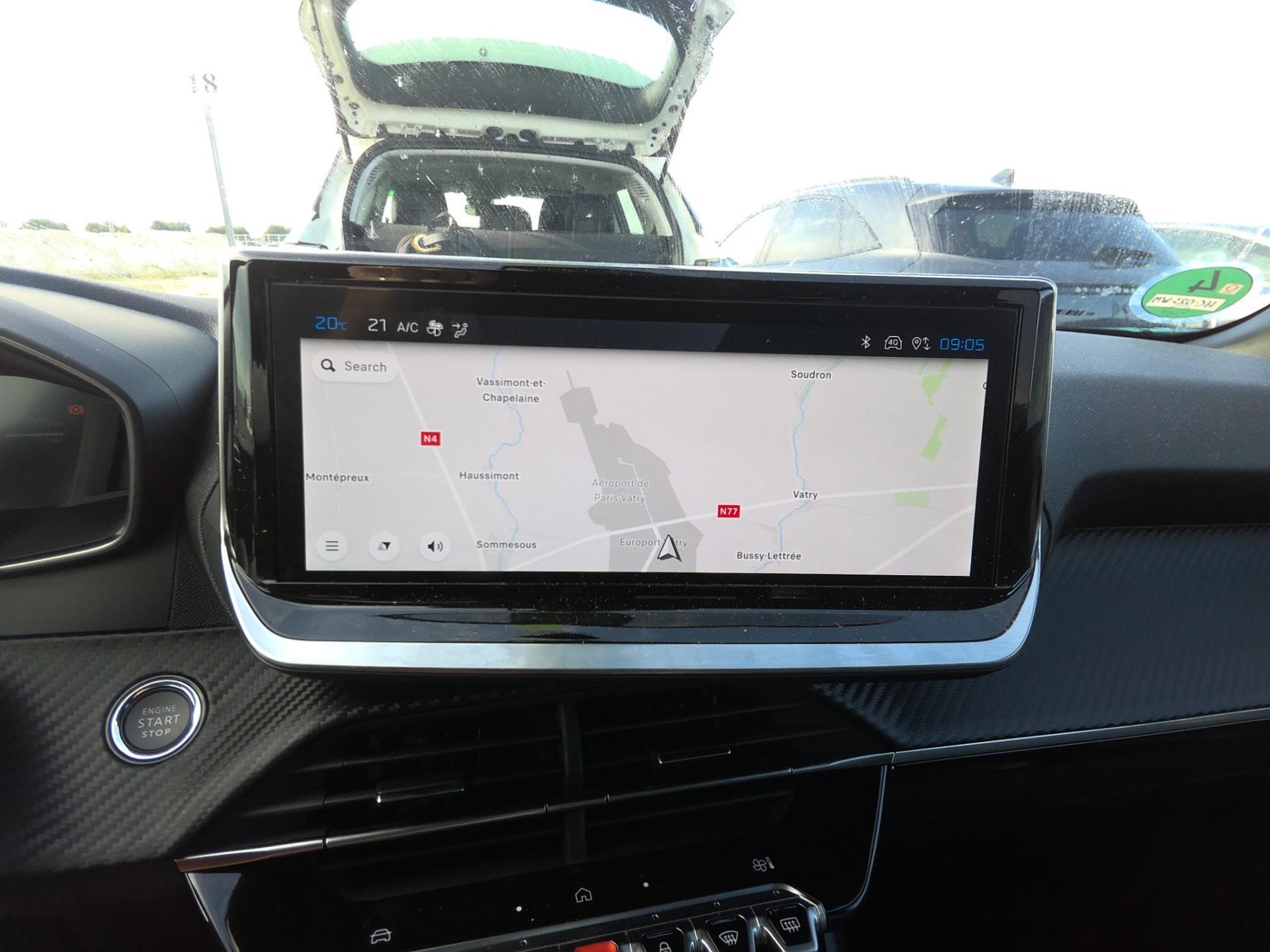 Peugeot 2008 Hybrid 136 e-DCS6 Allure 2025
