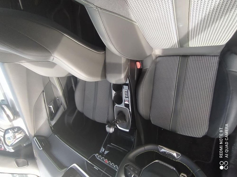 Foto Peugeot 2008 11