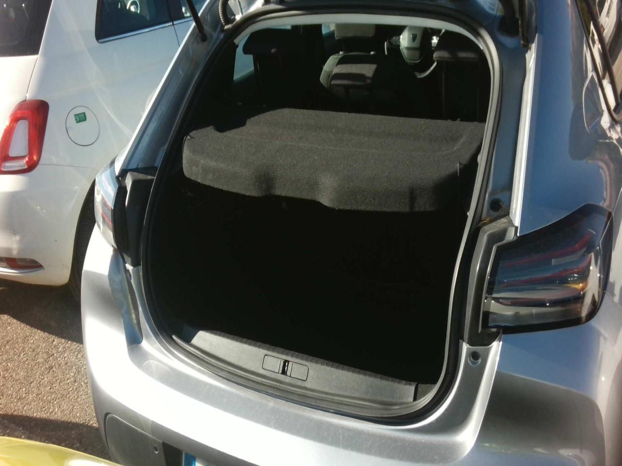 Foto Peugeot 208 8