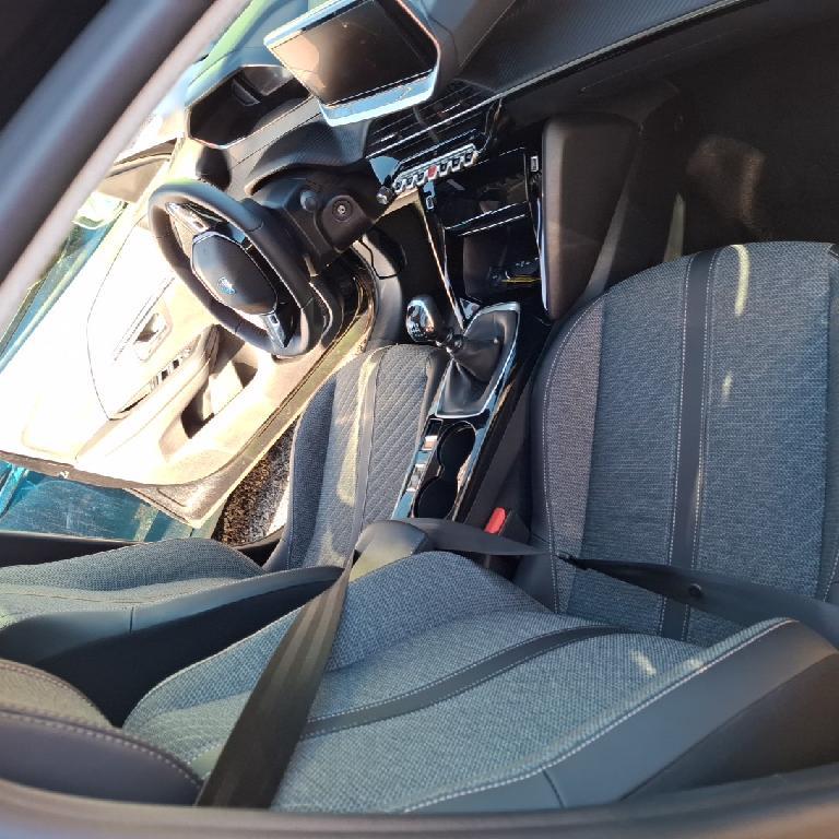 Foto Peugeot 208 17