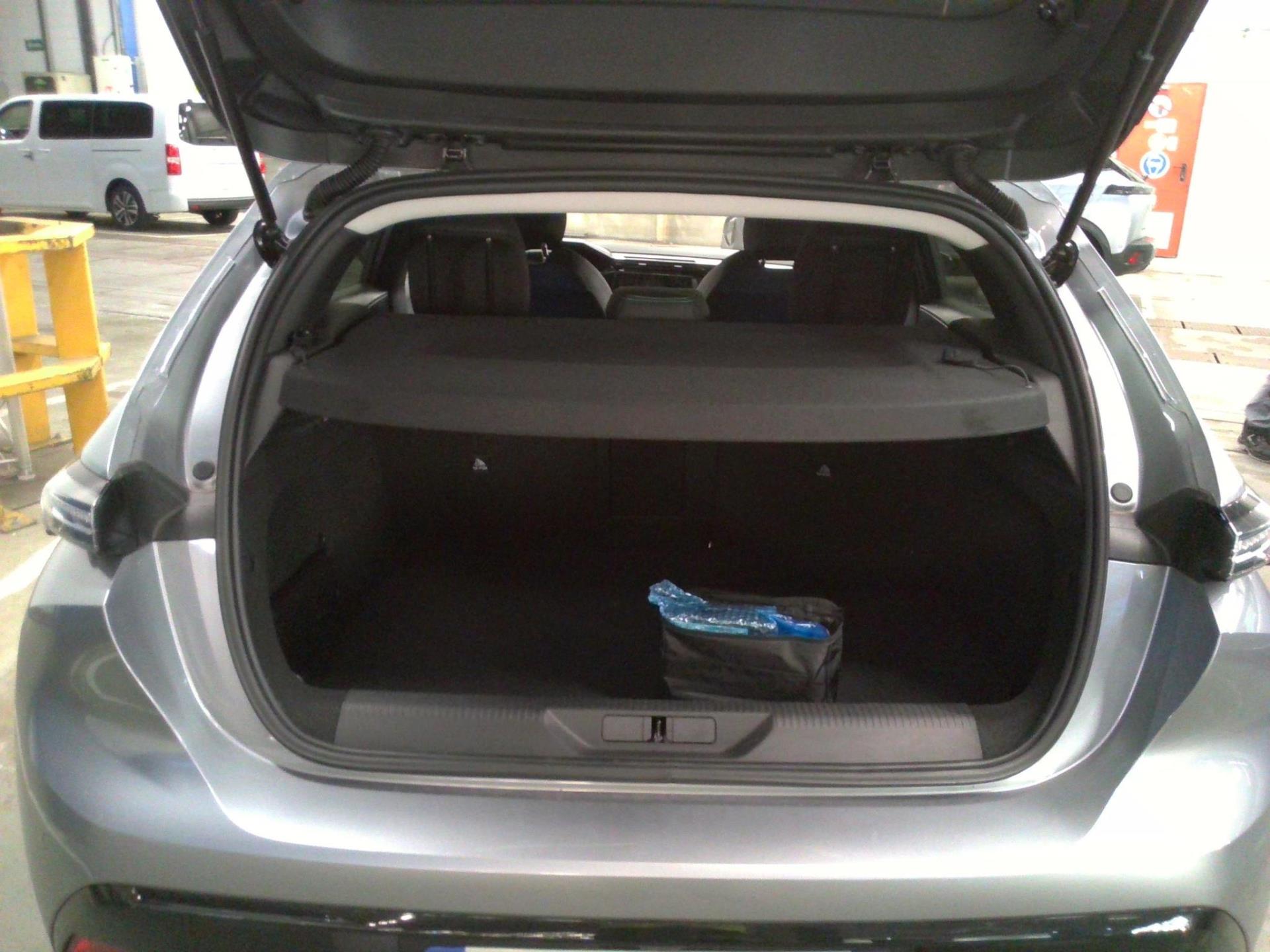 Peugeot 308 PHEV 180 e-EAT8 Allure 2024