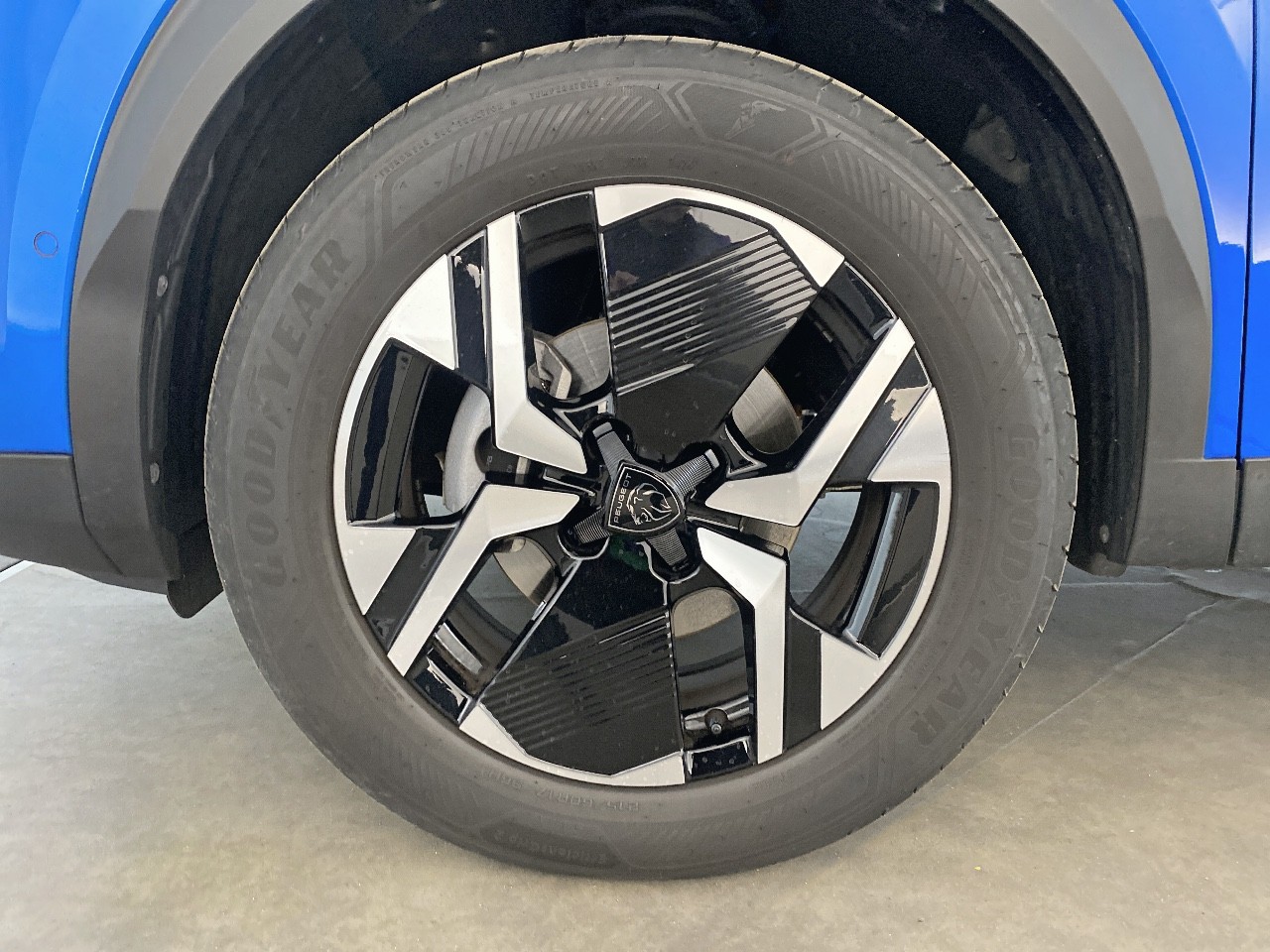 Peugeot 2008 PureTech 130 S&S EAT8 Allure 2024