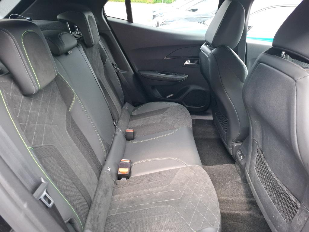 Peugeot 2008 PureTech 130 S&S EAT8 GT 2022