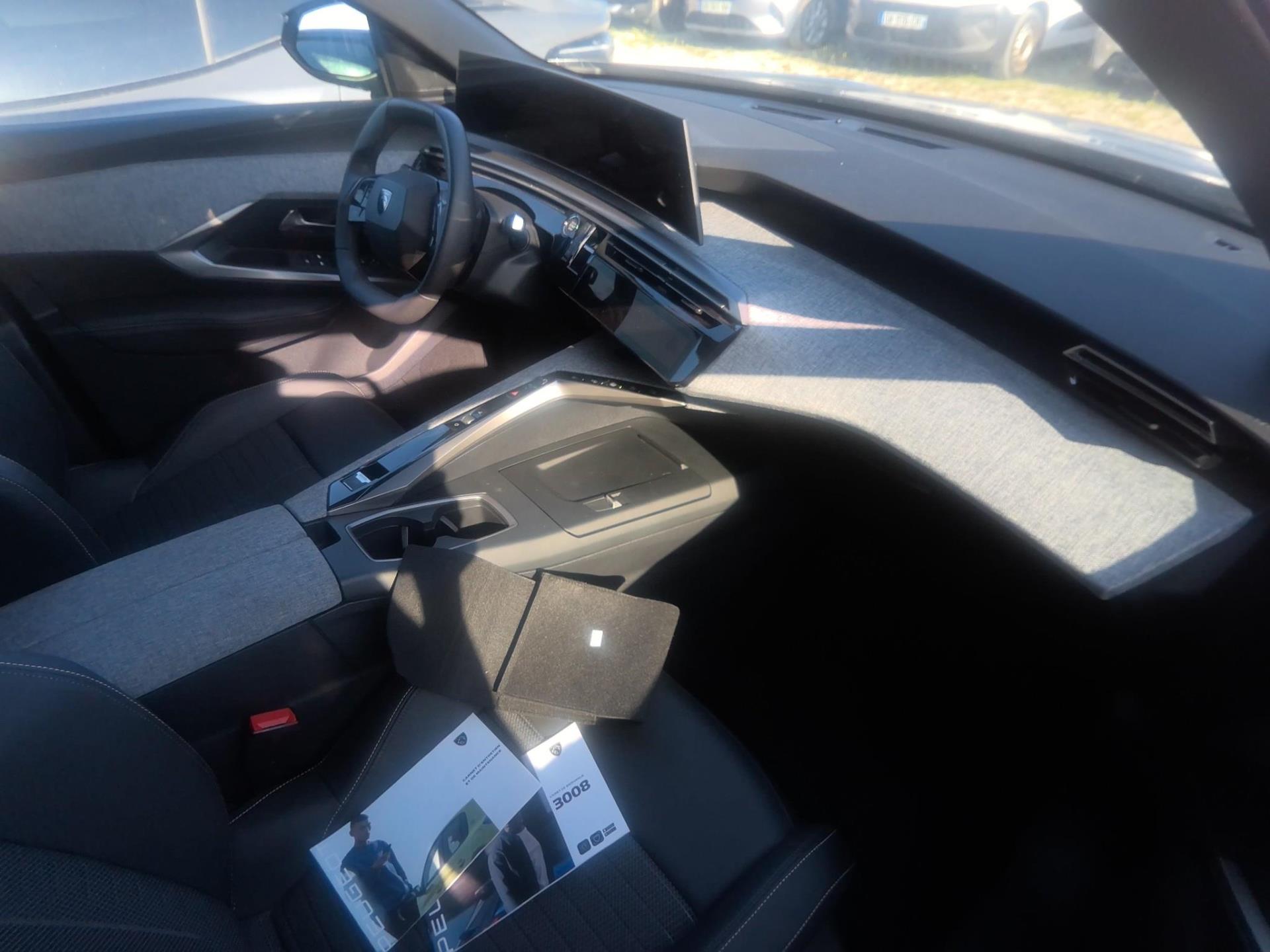 Peugeot 3008 Hybrid 136 e-DCS6 Allure 2024
