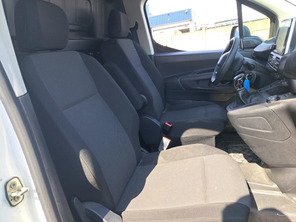 Peugeot PARTNER FOURGON STANDARD 650 KG BLUEHDI 100 S&S BVM5 PREMIUM 2020