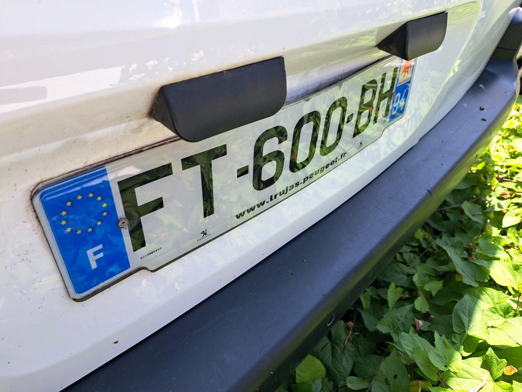 Peugeot PARTNER FOURGON STANDARD 650 KG BLUEHDI 130 S&S EAT8 ASPHALT 2020