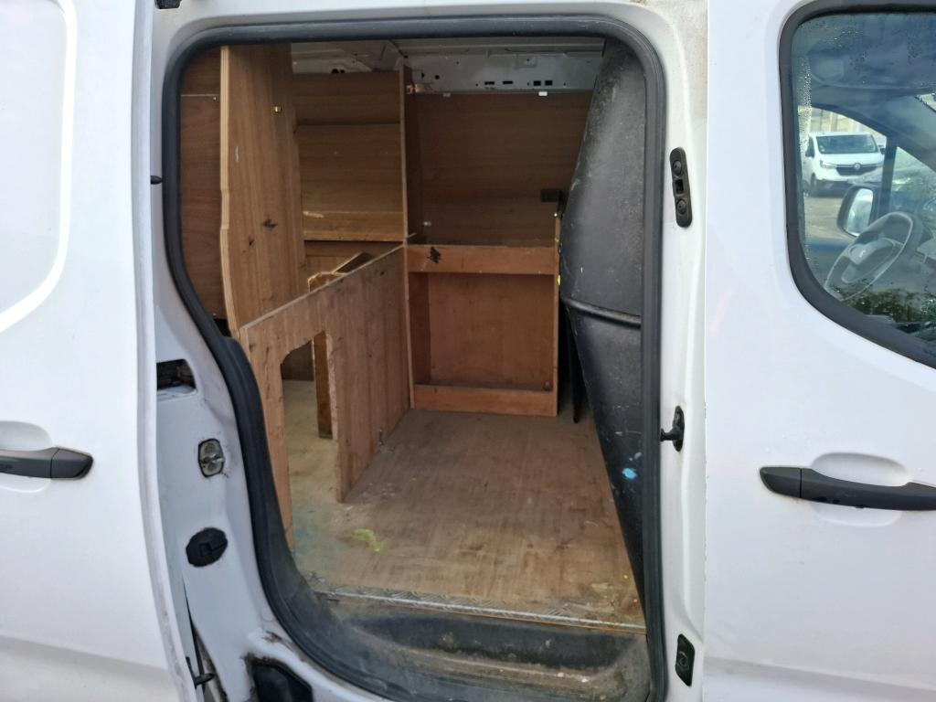 Peugeot PARTNER FOURGON STANDARD 650 KG BLUEHDI 100 S&S BVM5 PREMIUM 2019