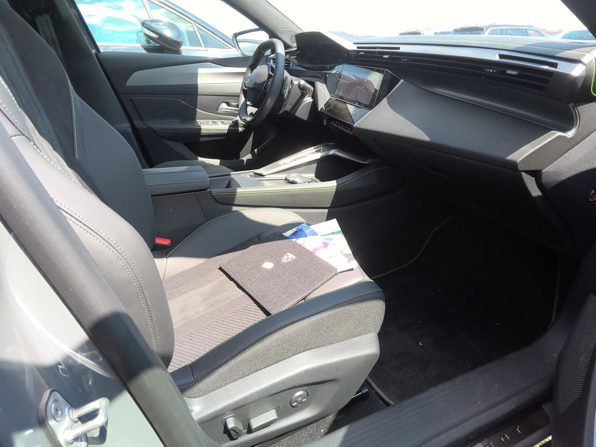 Peugeot 408 Hybrid 145 e-DCS6 GT 2025