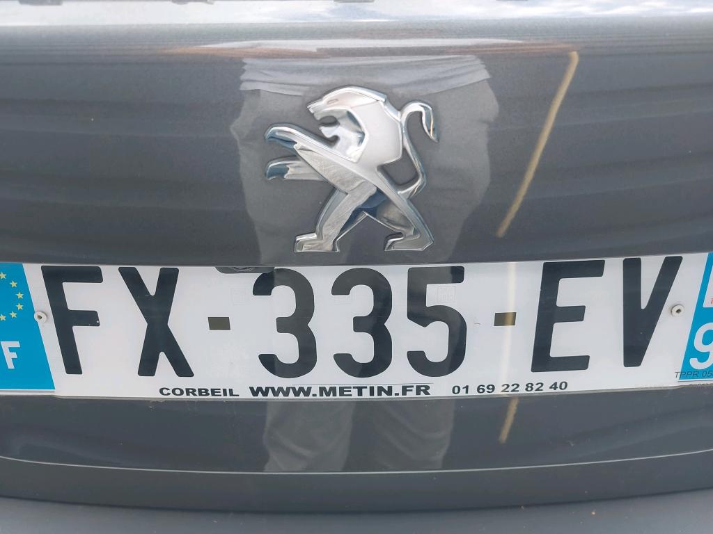 Peugeot 2008 BlueHDi 130 S&S EAT8 Allure 2021