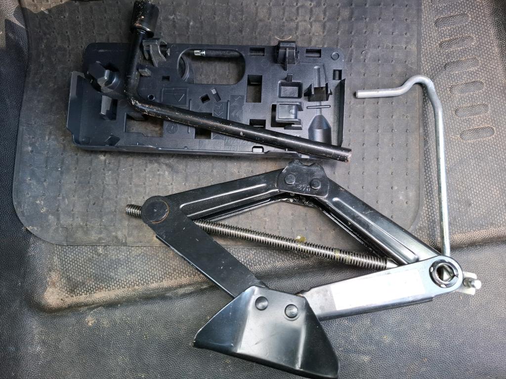 Peugeot PARTNER FOURGON STANDARD 650 KG BLUEHDI 100 S&S BVM5 PREMIUM 2021