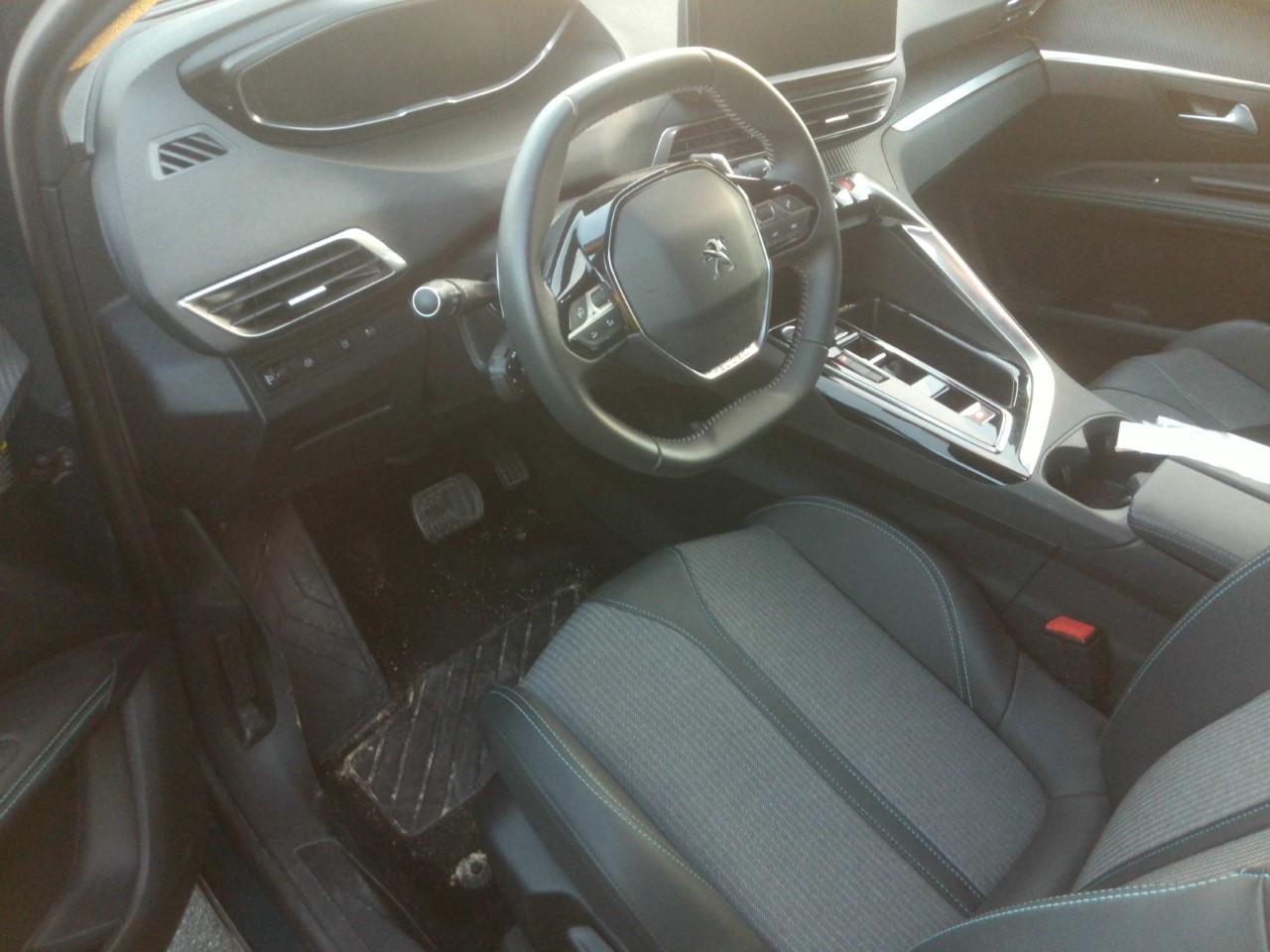 Foto Peugeot 3008 Hybrid 3