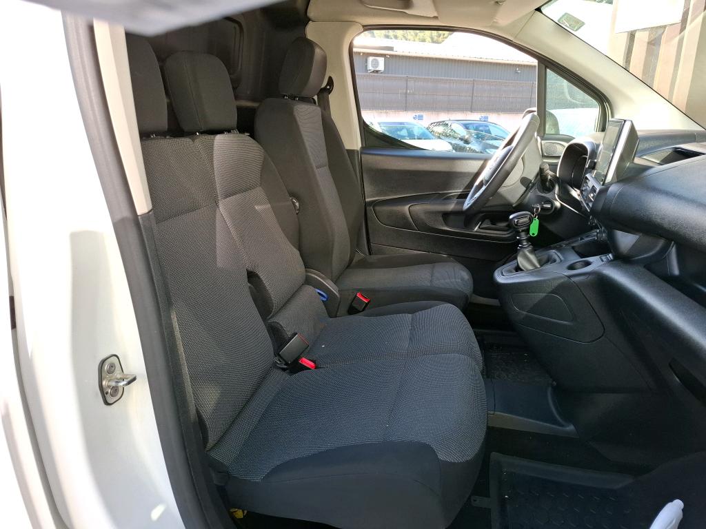 Opel COMBO CARGO 1.5 100 CH S/S L1H1 BVM6 STANDARD PACK CLIM 2022