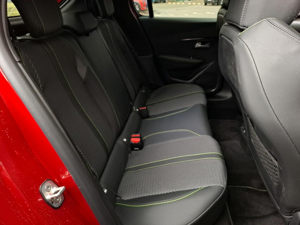 Peugeot 208 Hybrid 145 ch e-DCS6 GT 2025